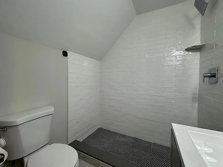 47-49 Mead St #3 — Photo 2