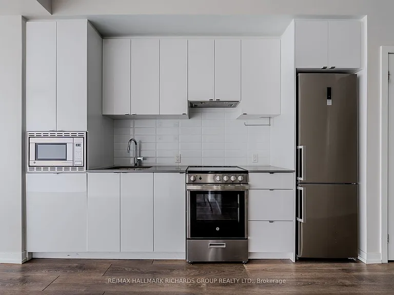 49 E Liberty St #1108 — Photo 4