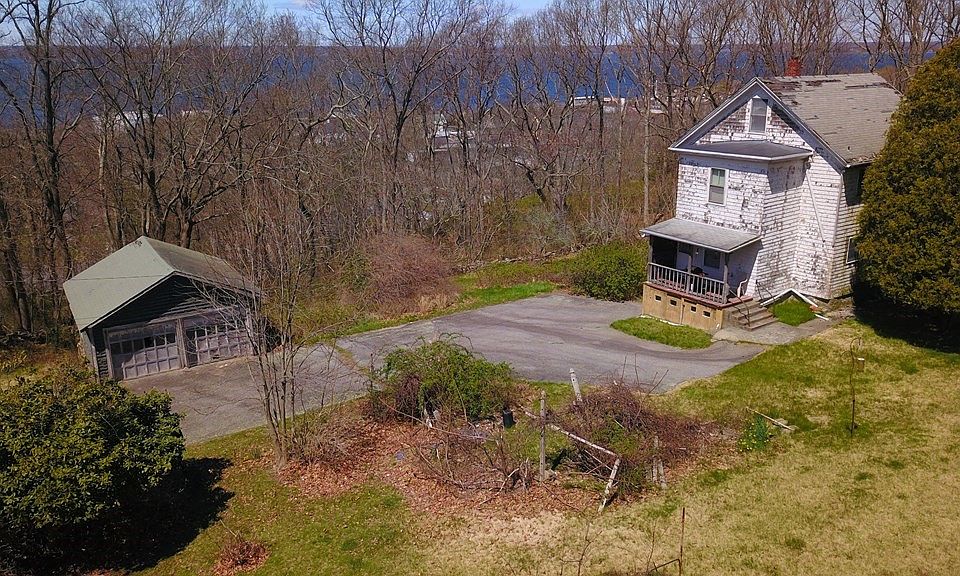 126 Hilton St, Tiverton, RI 02878 Zillow