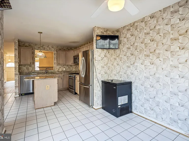 2409 Simpkins Farm Dr — Photo 19