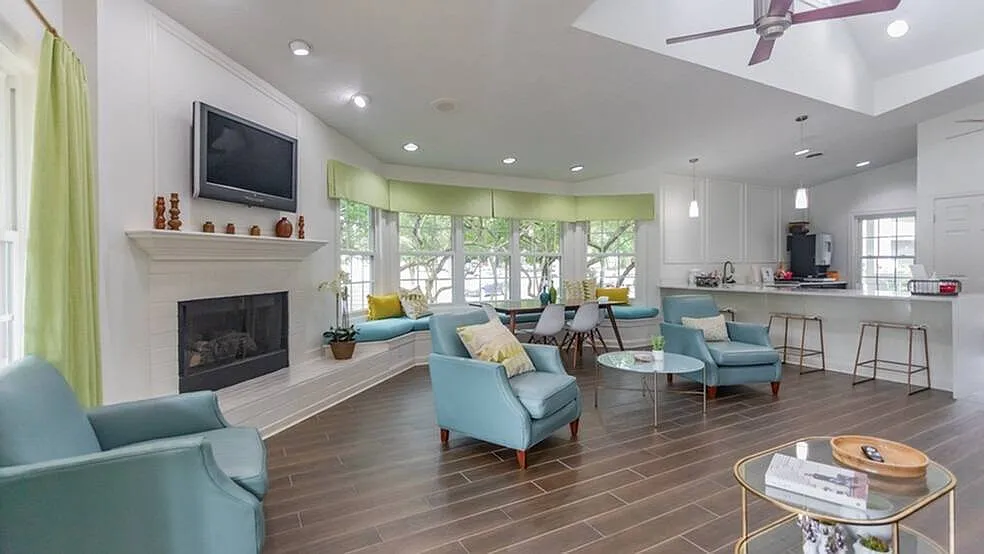 Steeplechase Apartments — Photo 3