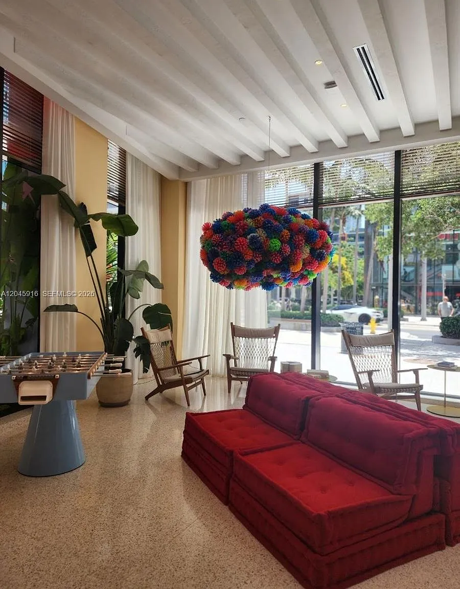 1 bed, 2.0 bath, 786 sqft, $5,800 — Photo 2
