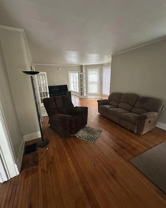 429 S West Ave #429 S WEST