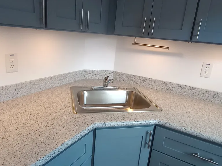 Undercabinet lighting