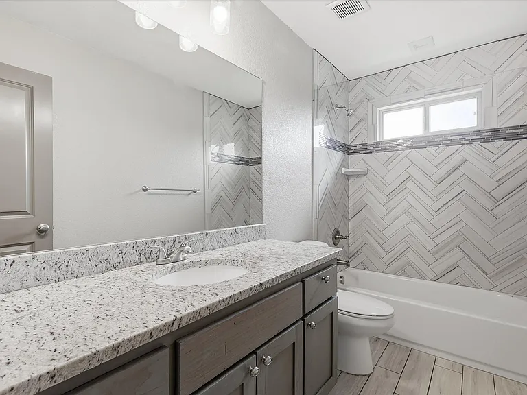 1804 Glenmore Ave — Photo 12