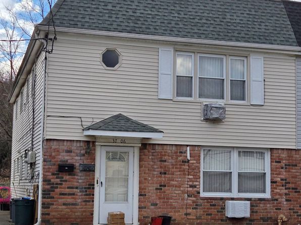 37-06 Brookside St, Little Neck, NY 11363