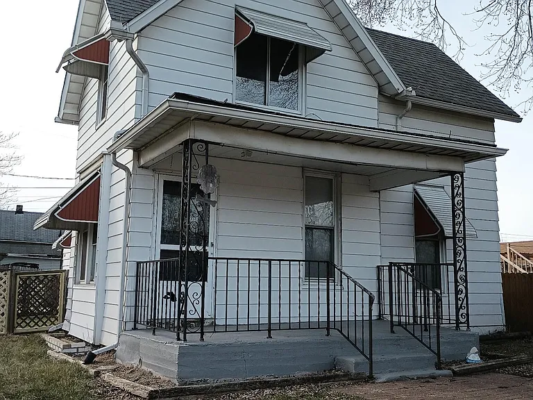 1424 E Broadway St — Photo 20
