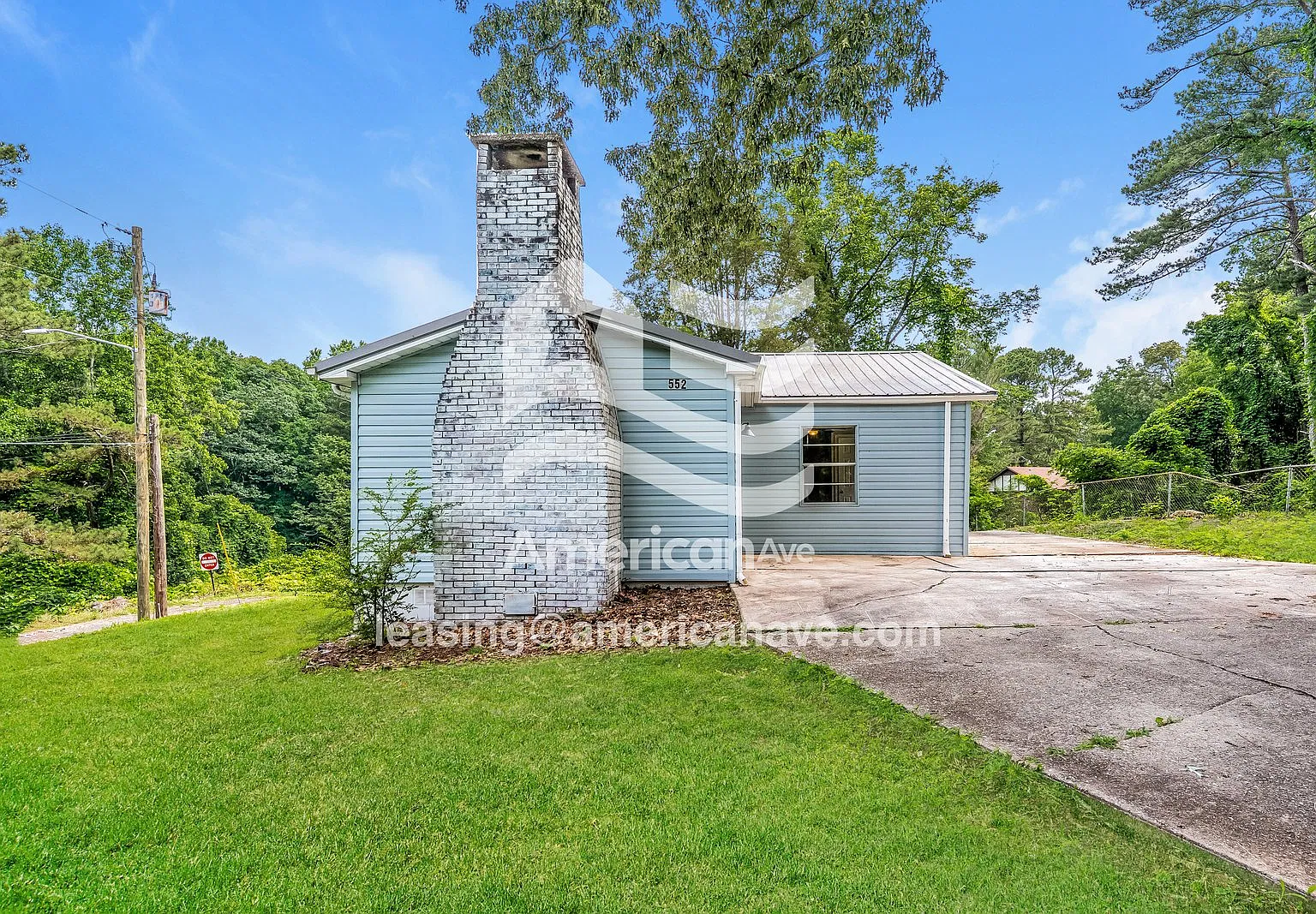 3 bed, 1.0 bath, 1066 sqft, $1,072 — Photo 1