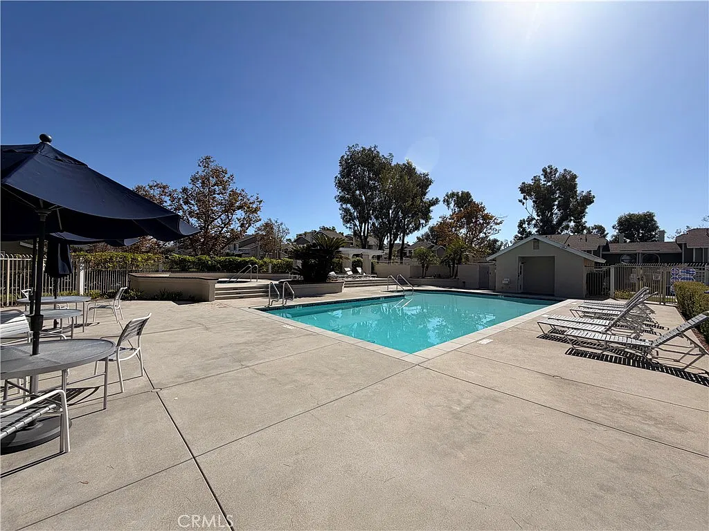 3 bed, 2.5 bath, 1200 sqft, $4,000 — Photo 3