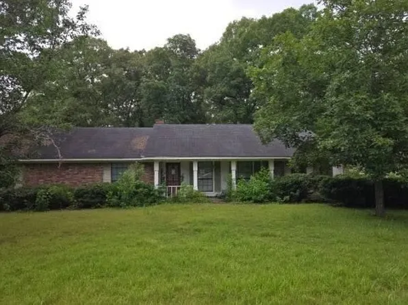 202 Kerry Dr, Crossett, AR 71635
