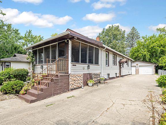 3rd image of 317 Lyon St