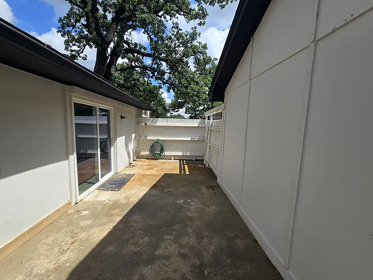 784 Shady Ln — Photo 18