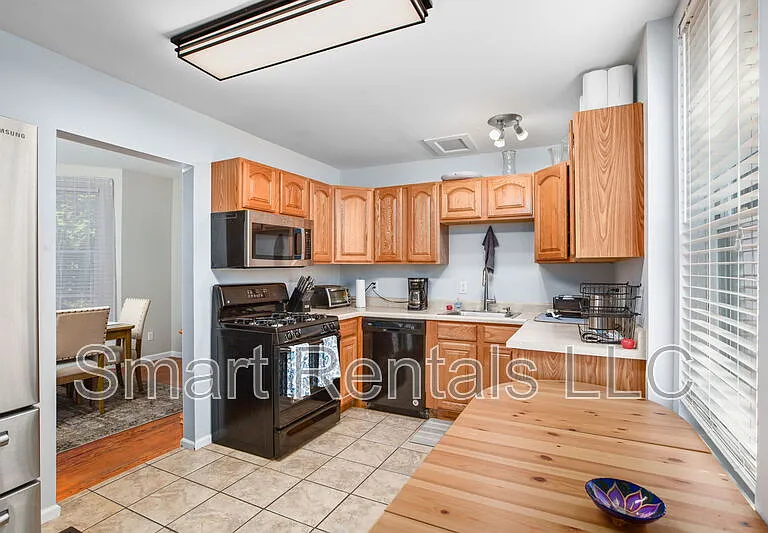 7221 South St — Photo 2