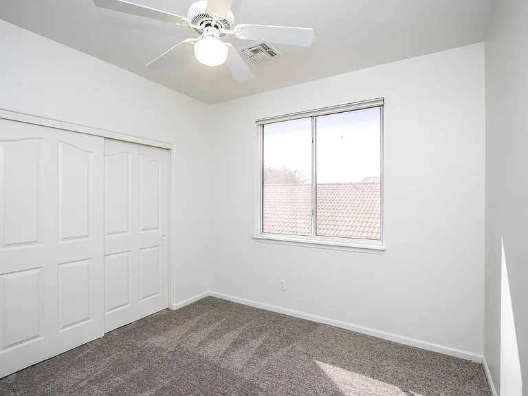 4627 E Dale Ln — Photo 17