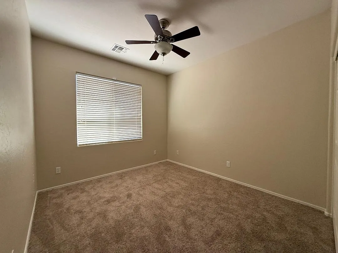 3 bed, 1689 sqft, $2,350 — Photo 2