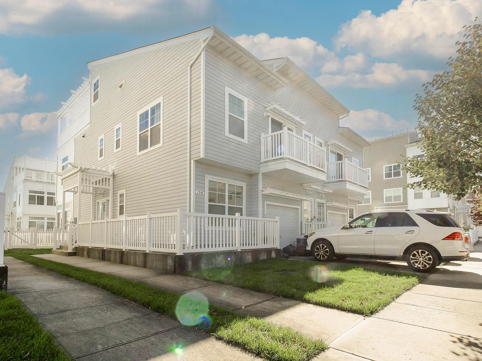 3 bed, 2000 sqft, $3,800 — Photo 1