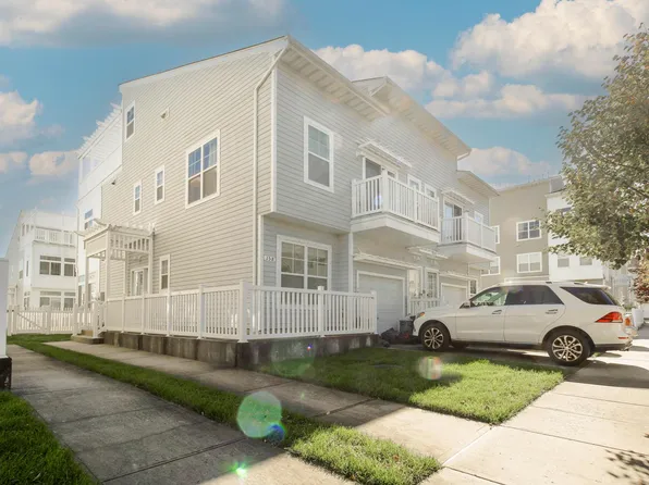 158 Sea Grass Ln #A, Arverne, NY 11692