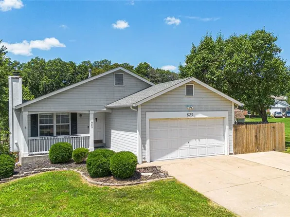 823 Whispering Windsong Dr, O'Fallon, MO 63366
