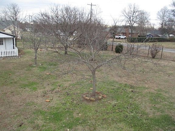 4th image of 1200 Woodvale Dr