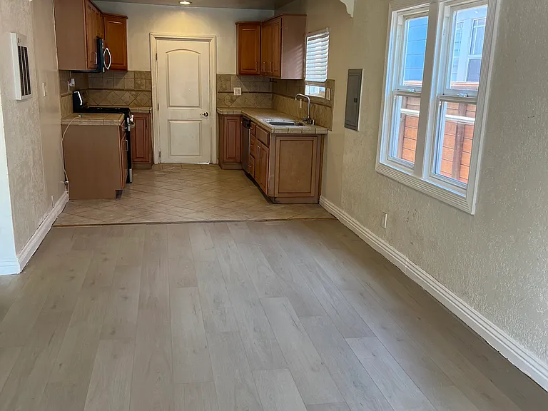 2306 S Grand Ave #2306 — Photo 2