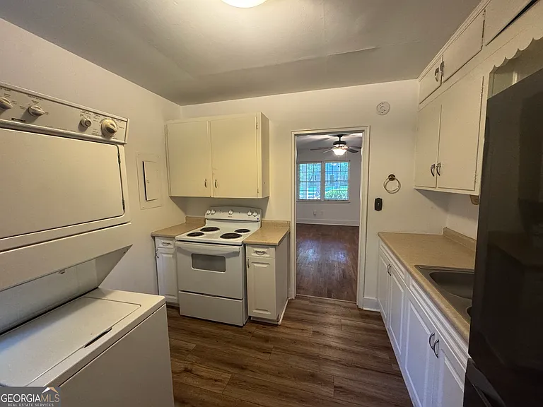 253 Springdale St — Photo 4