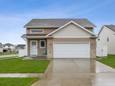 6093 63rd Ave S, Fargo, ND, 58104