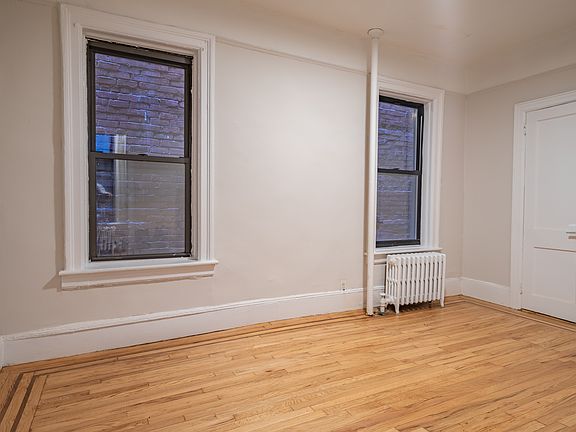 4th image of 142 E 27th St