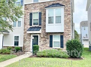 121 Williamson Park Ln, Smithfield, VA 23430
