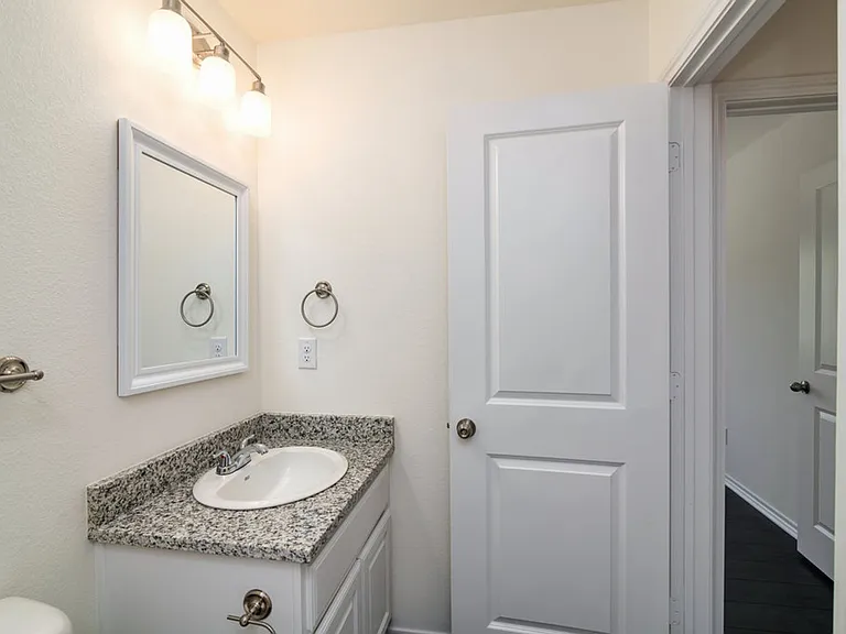 805 S 6th St #2 — Photo 14