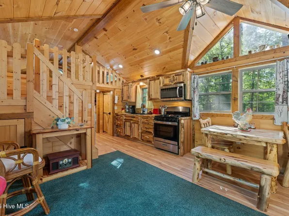 280 Charlie Road, Arapahoe, NC 28510