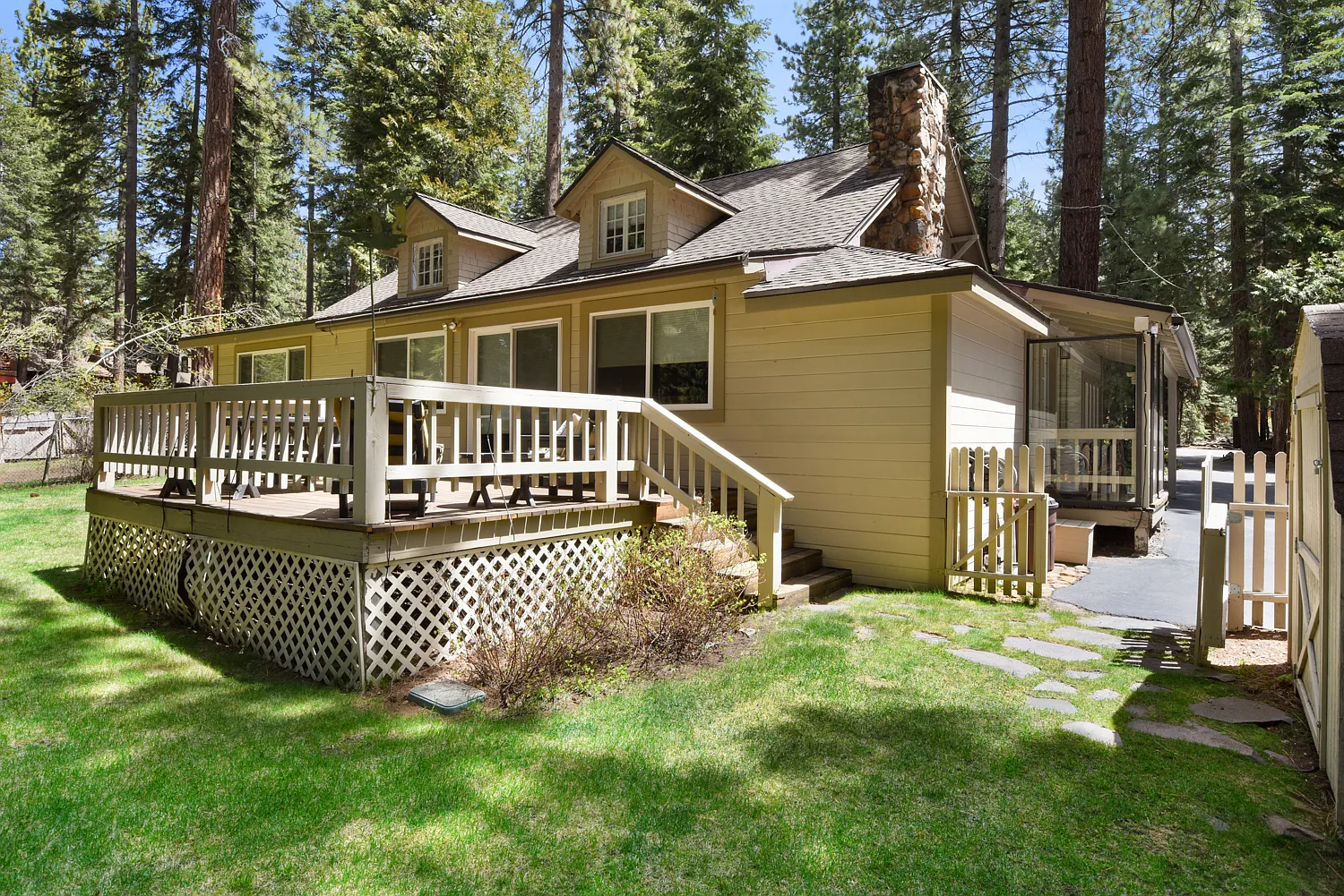 4 bed, 1.5 bath, 1692 sqft, $4,500 — Photo 3
