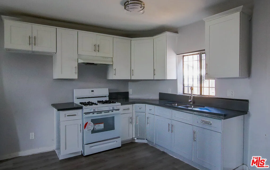 1 bed, 1.0 bath, 700 sqft, $1,900 — Photo 4
