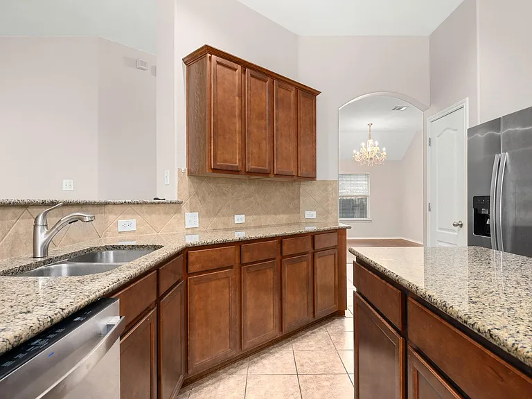 799 Clear Springs Holw — Photo 9