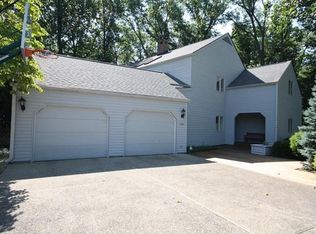 1441 Timber Ridge Ct, Columbus, IN 47201