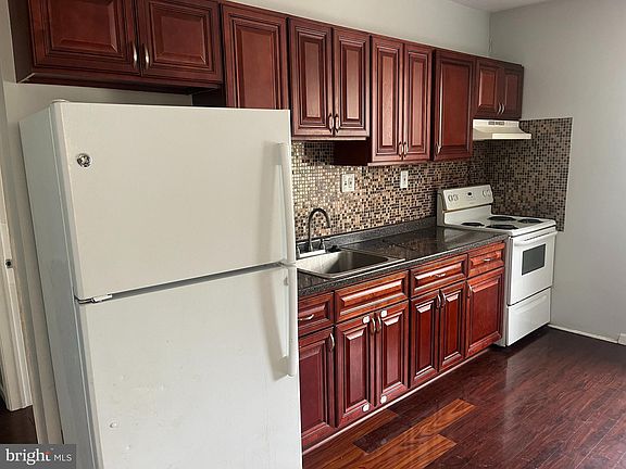 4th image of 6124 N Broad St