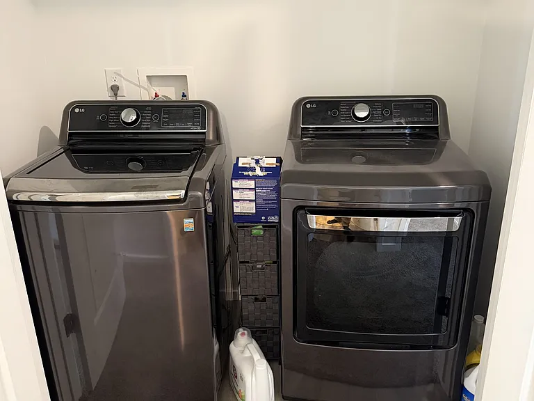 Washer Dryer Included