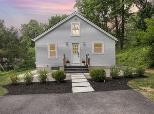 382 Fisher Circle Rd W, Pittsford, NY 14534