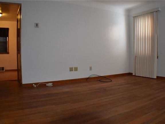 5th image of 13904 Maple Leaf Dr