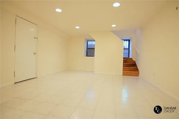 Rented by JK Dansar Corp | media 38