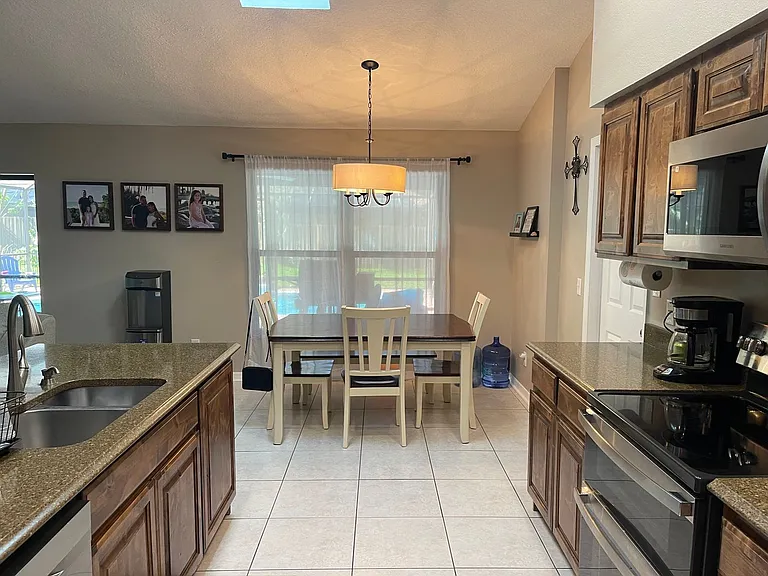 213 Bloomingfield Dr — Photo 8