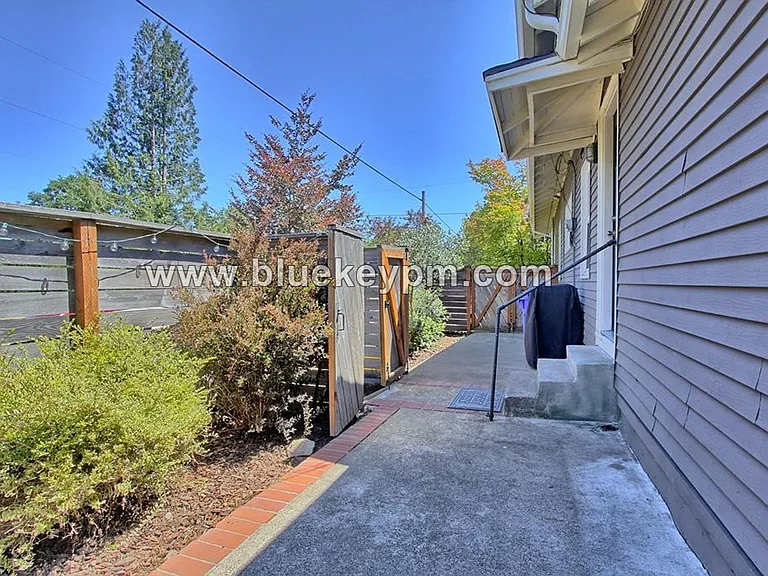 5271 NE 30th Ave — Photo 18
