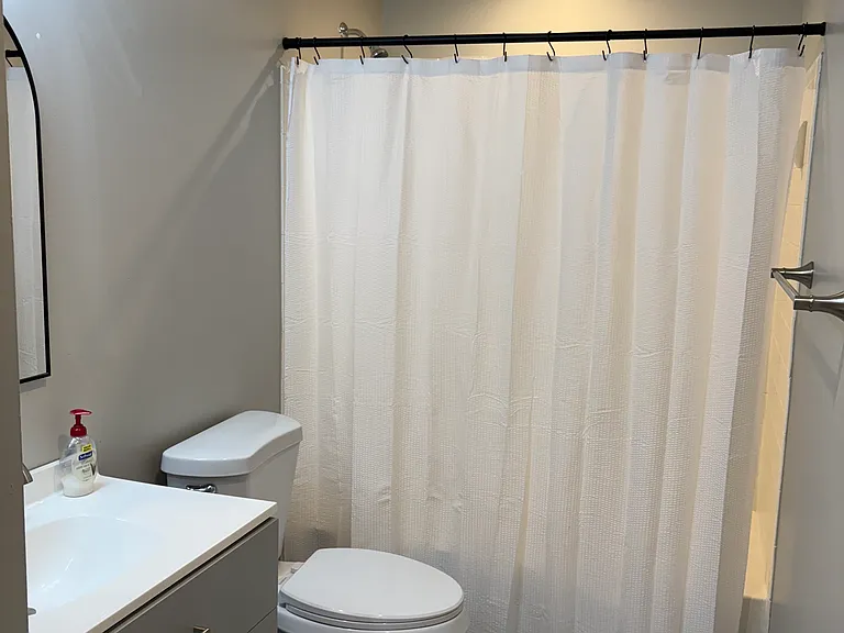 910 Jessicas Ln — Photo 11