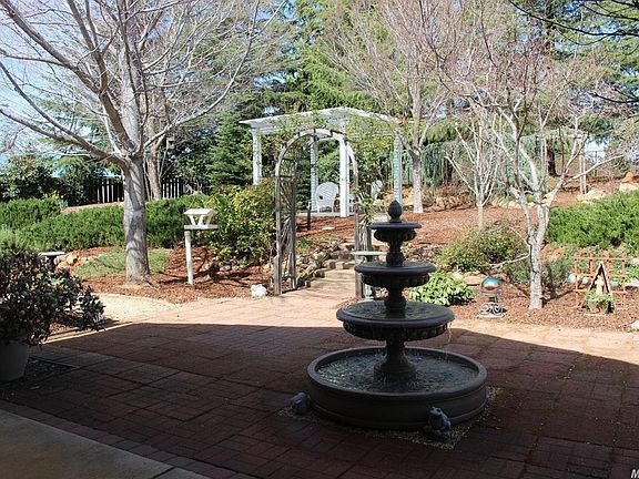 3rd image of 3516 Manzana Ct