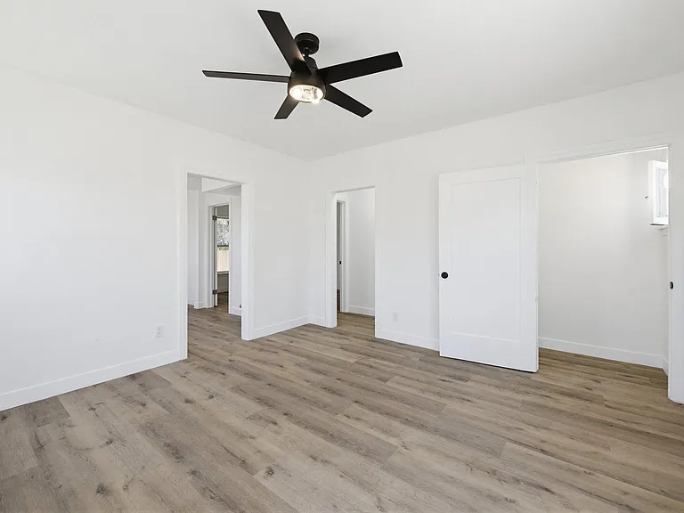 1510 W 52nd St #1512.5 — Photo 2
