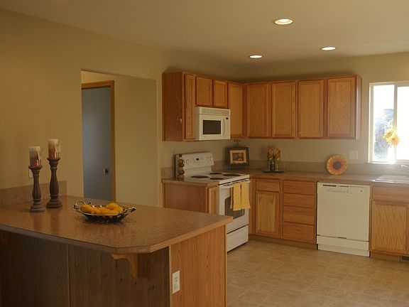 5th image of 16183 Birkland St SE