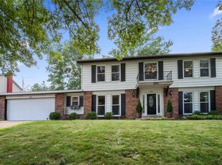 949 La Bonne Pkwy, Ballwin, MO