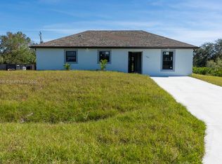 1302 Hibiscus Ave, Lehigh Acres, FL 33972