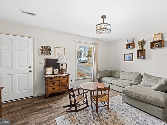 5th image of 84 Clore Rd