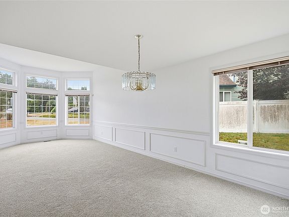 5th image of 2021 Hoquiam Avenue NE