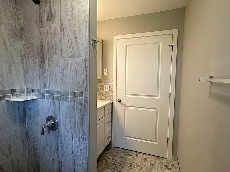 30-32 Osborne St #1 — Photo 14